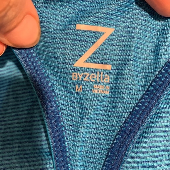 Z by Zella Tiny Tech Tank in Blue Stripes - Picture 4 of 6